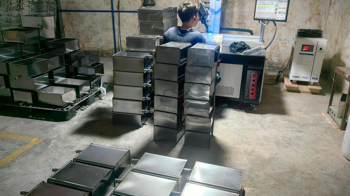 Daqing Intelligent laser equipment deployed at UAE manufacturing facility
